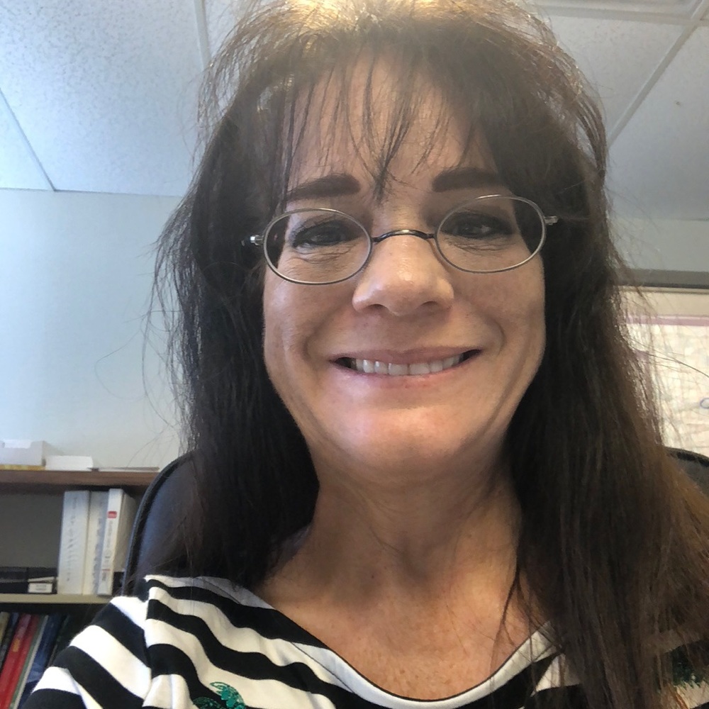 Meet your Posher, Laurie